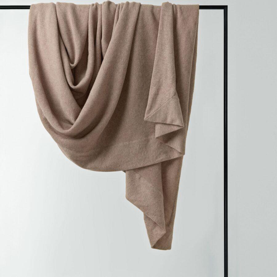 Soft Cashmere Throw in Natural