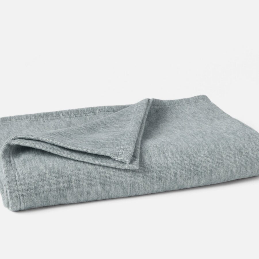 Classic Cotton Throw Blanket for Everyday Comfort Style 2