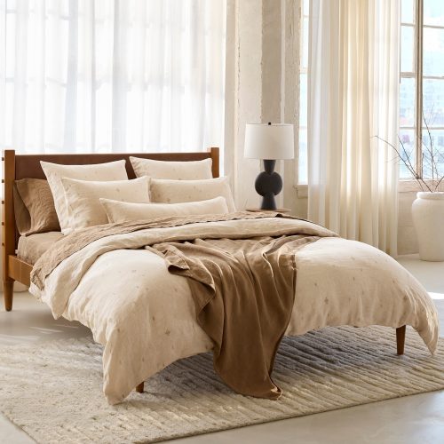 FA24_Cambria_Duvet_NaturalChambray_A_0039_4a603e4a-c7dc-4bf2-a6b5-058f481bd560
